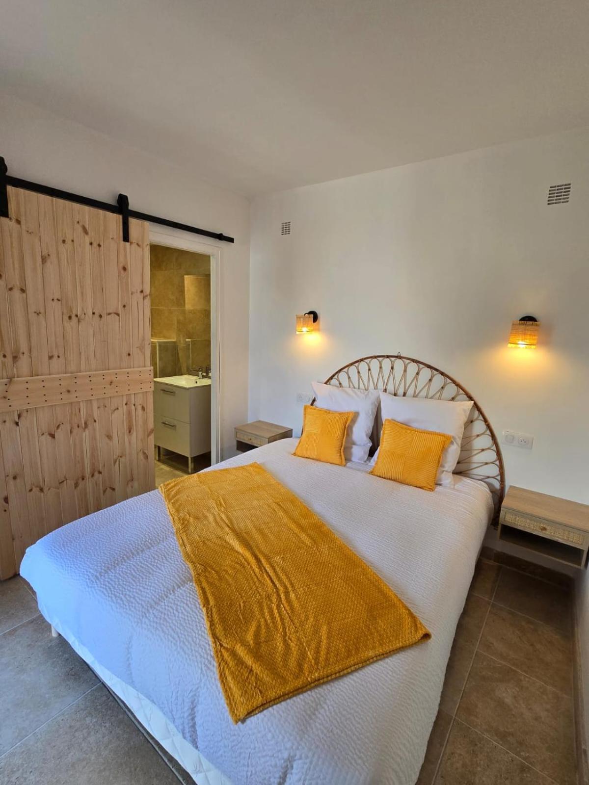 Bed and Breakfast Les Saladelles à Les Les Saintes-Maries-de-la-Mer Extérieur photo